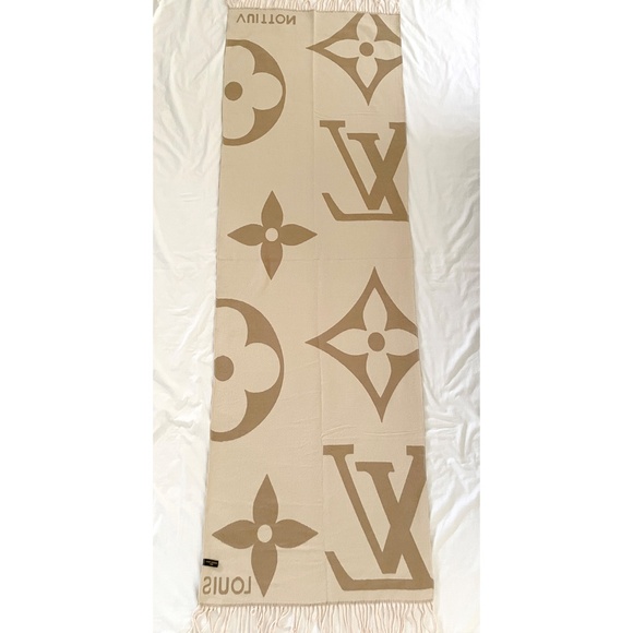 Louis Vuitton Scarf Shawl Cashmere and Silk Tan 70x23 - Picture 4 of 7